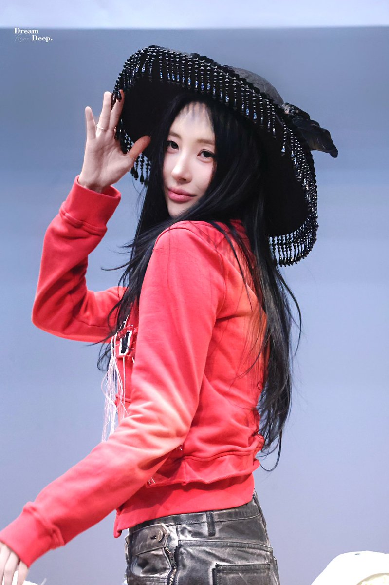 DreamDeep0724's tweet photo. 251115 
애플뮤직팬사인회

💐누가 꽃일까

#선미 #SUNMI 
#시니컬 #CYNICAL #HEART_MAID https://t.co/XQIjpZiheH