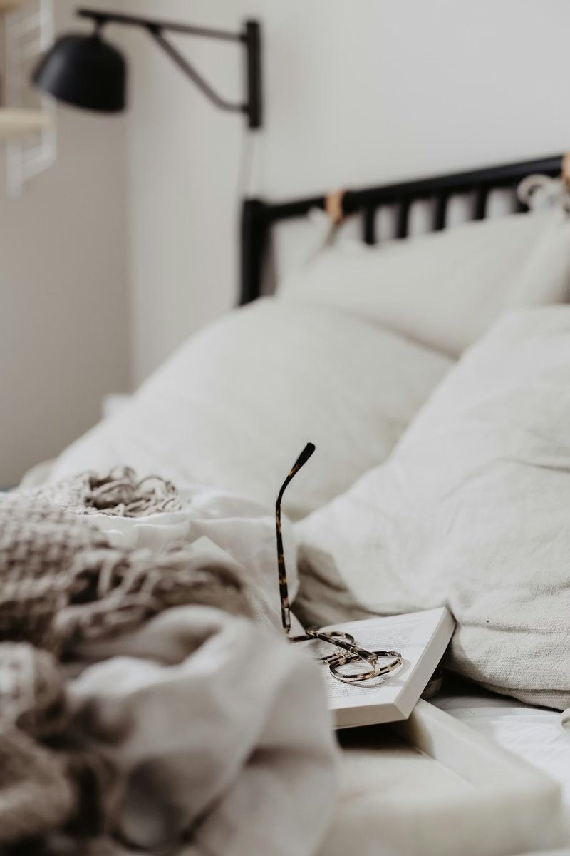 vijvipul's tweet image. One day I will sleep 
never to wake up again,
#transporting all my love
to her cozy arms again.
#vss365 
📸Ellie Ellien at unsplash