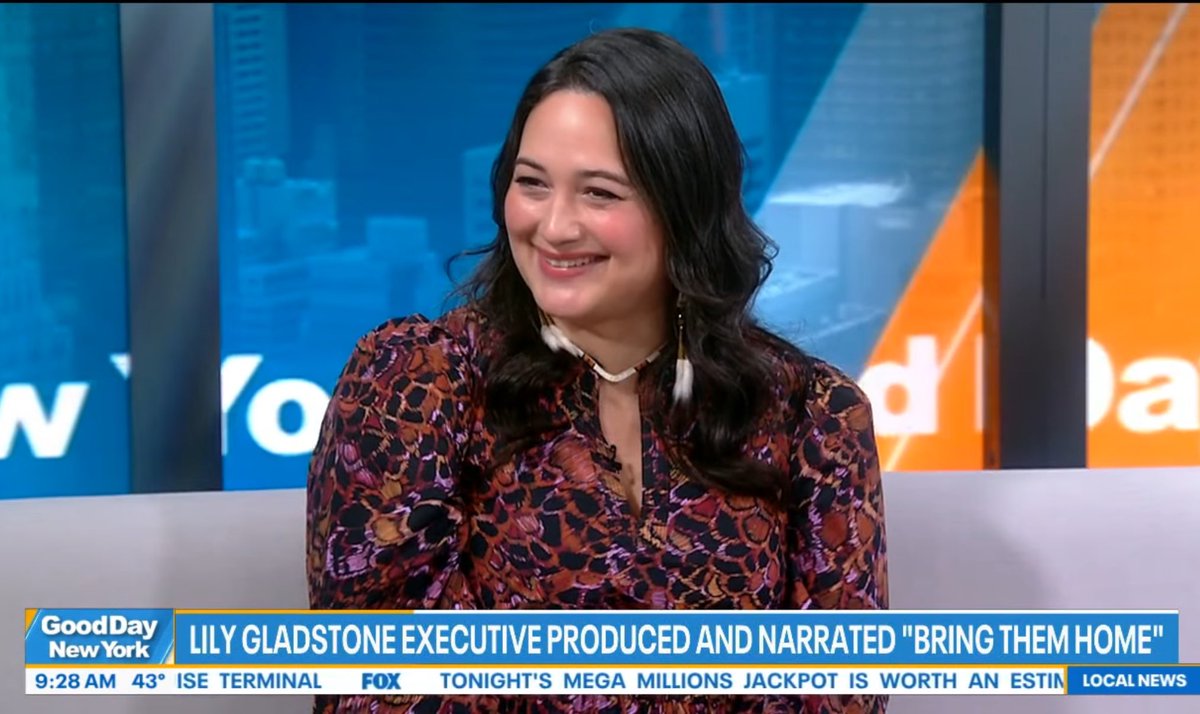 Lily Gladstone Updates tweet media