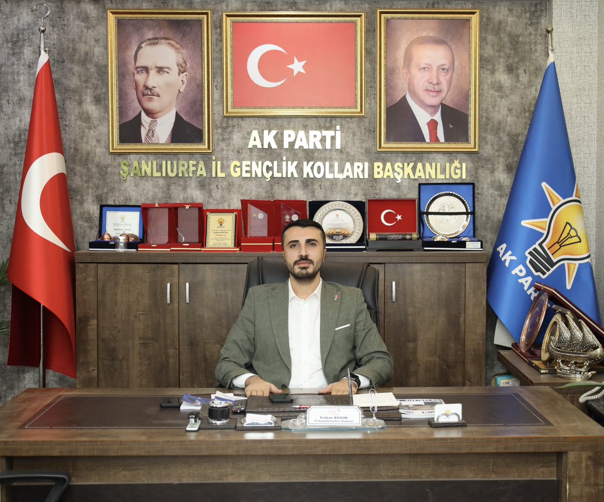 Şanlıurfa Gençliği için Her Daim Birlikte Özümüz’den Geleceğe Nöbetteyiz.
📍 İl Başkanlığımız’da Bugün Nöbetçi İl Başkan yardımcımız İsmail Kaya 
✏️ Soru, görüş ve önerileriniz için sizleri İl Başkanlığımıza bekliyoruz… ☕😎
#çaybizdensohbetsizden
<a href="/recepfurkanksp/">Recep Furkan KASAP</a> <a href="/avyusufibis/">Yusuf İBİŞ</a>