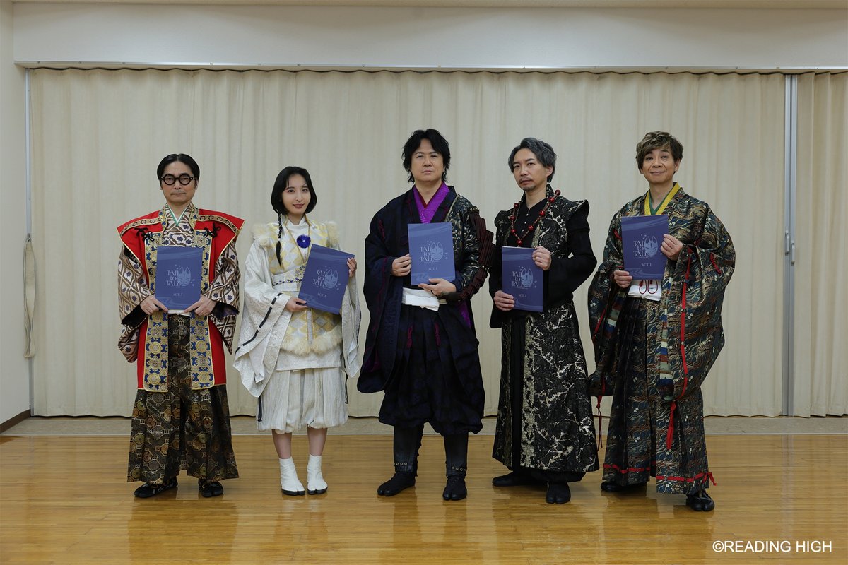 ReadingHigh's tweet photo. ＼🌸 #リーハイ義経 全公演終了🌸／

READING HIGH premium
『TAIL to TALE ~Story from 義経千本桜~』

全公演が終了いたしました！
お楽しみいただけましたでしょうか？
たくさんのお客様のご観劇、ありがとうございました🦊🦫

すばらしいキャストとミュージシャンのみなさんの、集合写真をお届け📷✨

公演のご感想はぜひアンケートにお寄せください！🌟
🔗https://t.co/e6TB5qwVAo