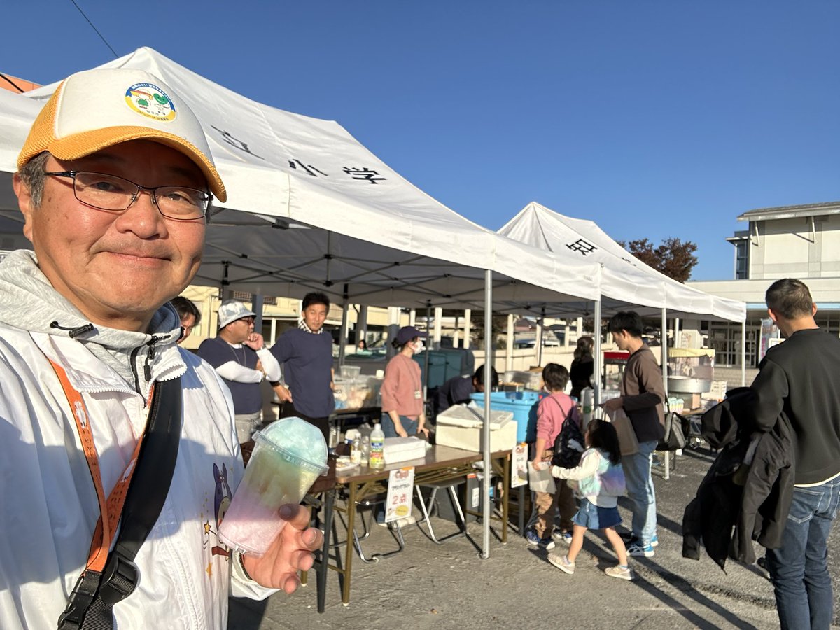 tanakatakeshi's tweet image. 【おやじの会】

知立小学校おやじの会さんのイベントにお邪魔させていただきました。

今日はお昼を食べる時間がなかったので、このフランクフルトはたまらなくありがたいです。

ごちそうさまでした…。

#質実剛健
#田中健
#未来共創
#地域密着