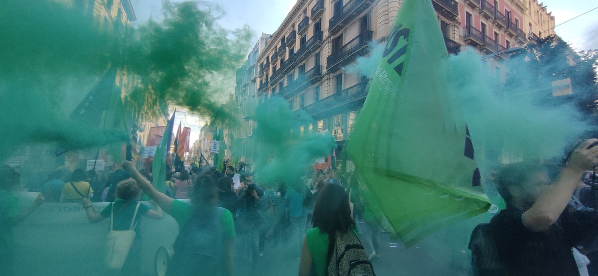 USTECTerresEbre's tweet image. 📢 Baixem per Via Laietana perquè:

El personal educatiu ja no arribem a tot:

❌ ni a final de mes!
❌ ni a tot l’alumnat!
❌ ni a tot el currículum!

#DignifiquemLaProfessió
#DignitatEducativa
#DignitatDocent