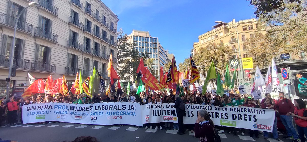 USTECTerresEbre's tweet image. 📢 Baixem per Via Laietana perquè:

El personal educatiu ja no arribem a tot:

❌ ni a final de mes!
❌ ni a tot l’alumnat!
❌ ni a tot el currículum!

#DignifiquemLaProfessió
#DignitatEducativa
#DignitatDocent