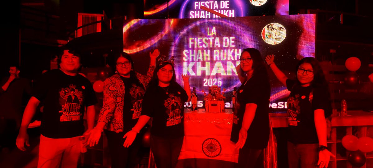 PilarStaMaria's tweet photo. Happy Birthday @iamsrk 👑🎂🥂❤
Gracias  a todos los fans que celebraron junto a nosotros 💃🕺🎉
#HappybirthdaySRK 
#SRKDay 
#FelizcumpleañosShahRukhKhan https://t.co/1a8VXaUzXQ