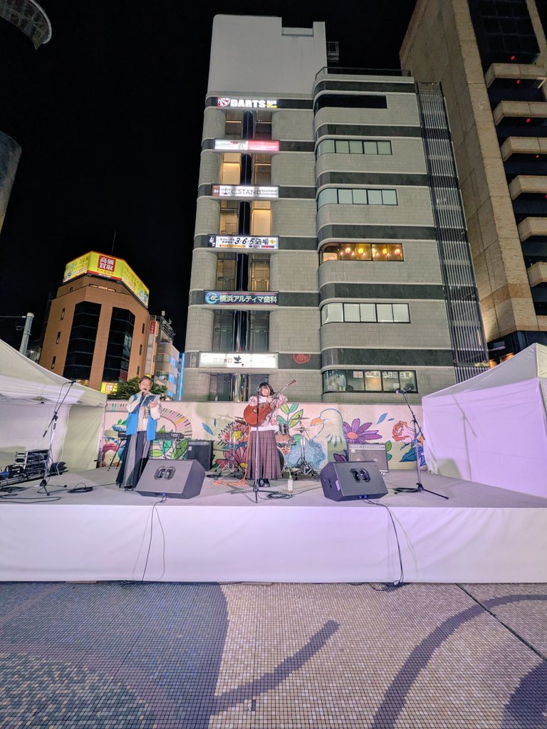 bmN4qV3TIJstY1c's tweet image. 20251115 @横浜リバーサイド  #柳本しほり #CMAP
横浜のお祭りにピッタリの柳本しほりちゃんの気合いの入った癖ソングを堪能しました！
完全アウェーの中での嬉しいお知らせも意外と集まってたファンには嬉しい限り😊
蕁麻疹に負けずに頑張れ～☺️

二十歳の私へ
歩きタバコ
Godbwye 
永遠の蝉