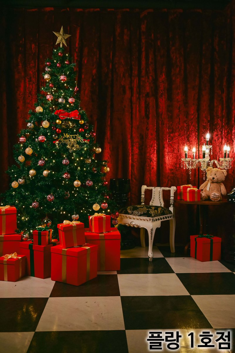 studio_plan_'s tweet image. 플랑 1호점  
🎄크리스마스 리뉴얼 RT 이벤트❄️

🌟 [RT+팔로] 해주시면 추첨을 통해 한분에게 2시간 무료 이용권을 드립니다

플랑 1호점 크리스마스 리뉴얼 완료되었습니다🥳
예약시 모든 배경 이용 가능하며 기존 엔틱서재는 그대로 이용 가능합니다

&amp;lt;당첨자 발표 11월 29일 토요일&amp;gt;