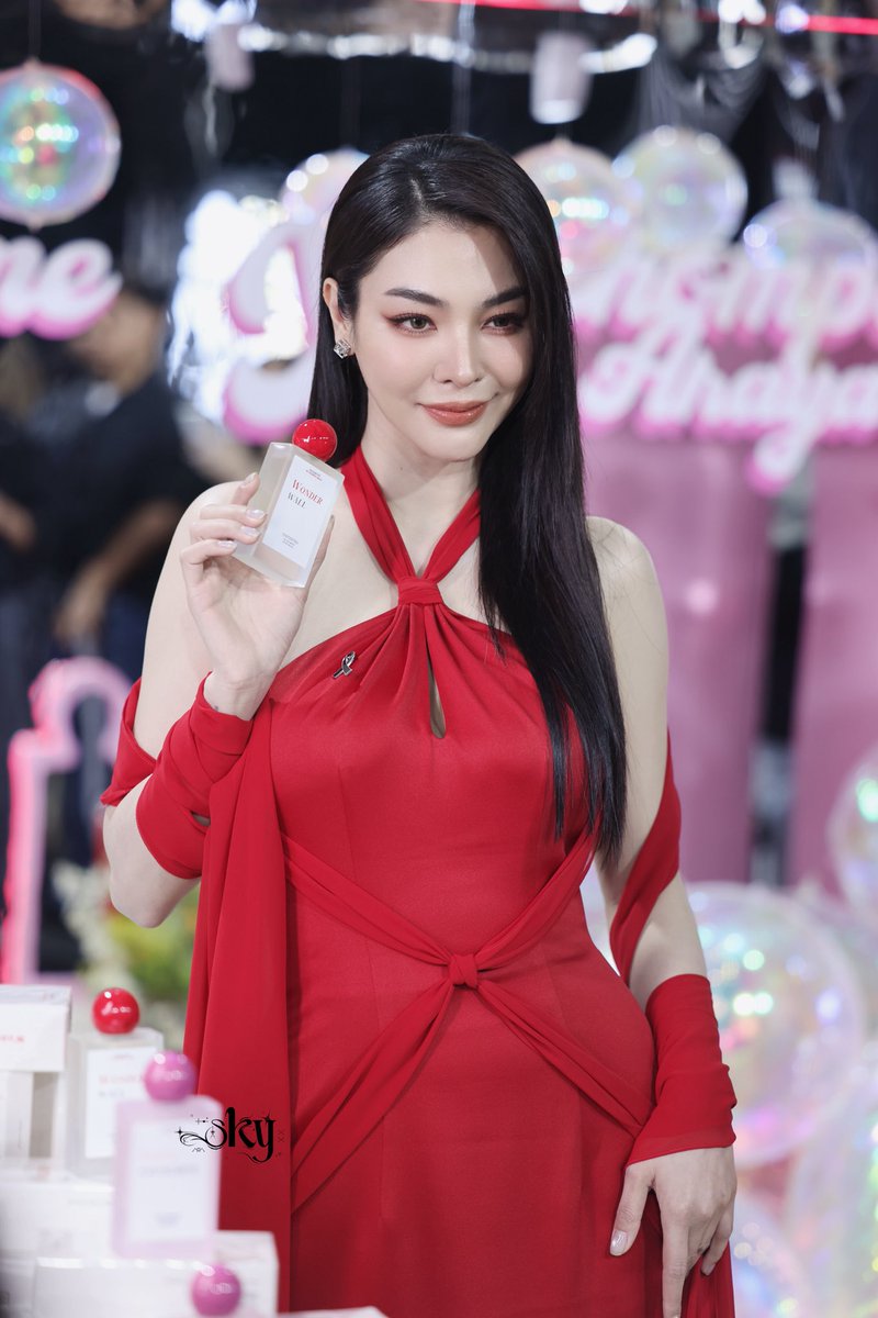 vsjdjd54605's tweet photo. FayeXmadamefin😊
@malisorn00 

FAYE ATTENDS SILHOUETTE EFW
#PerayainEFW2025 https://t.co/qN7qUOG6sK