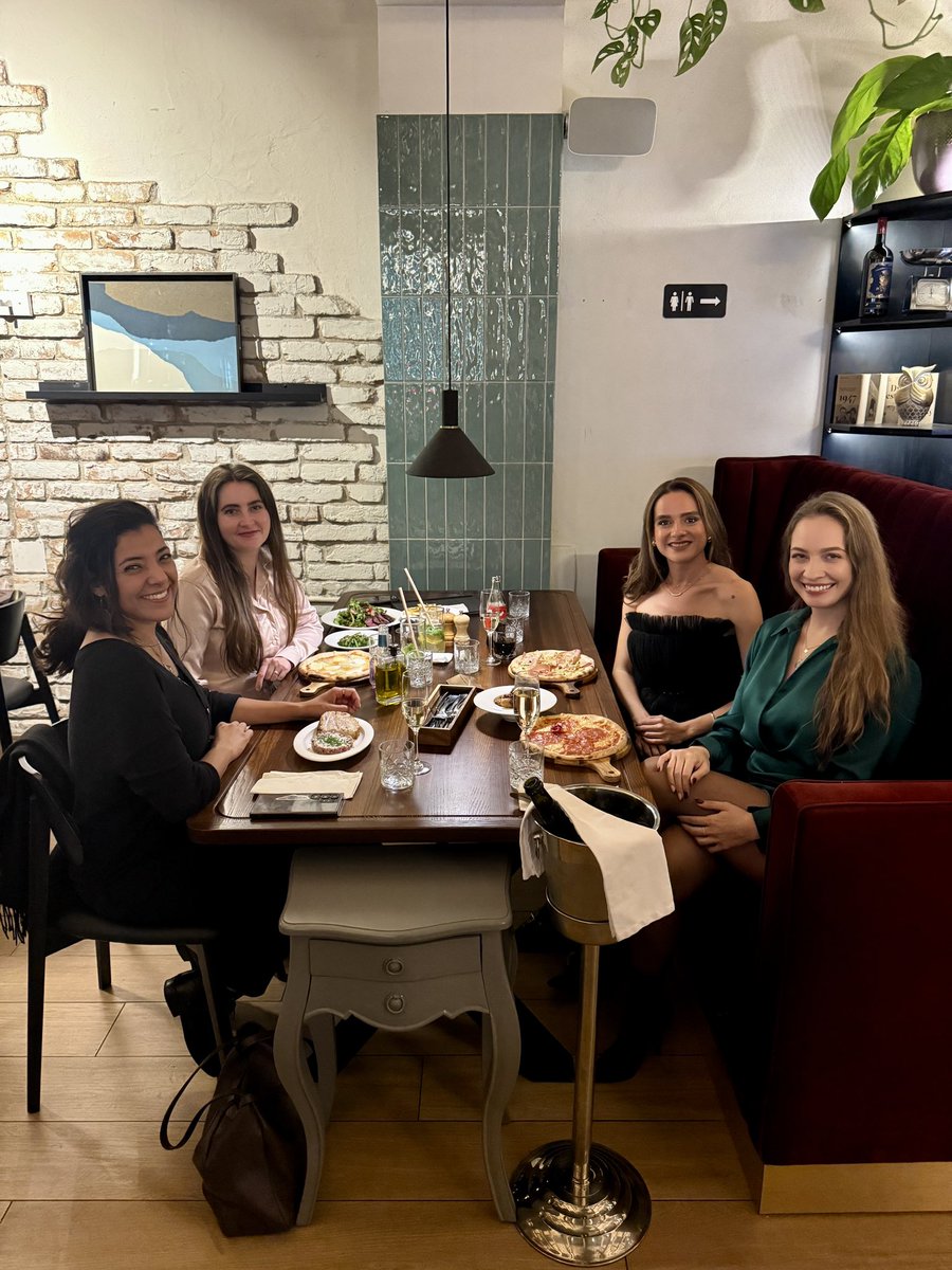 ACRONYM_HEurope's tweet image. End of Névyne’s mobility 🇫🇷➡️🇸🇰 a week full of research, writing, and great progress on our paper ✍🏼📚

We ended on a perfect note: dinner out and a walk through the old city 🌙🏙️

#Research #Migration #Bratislava