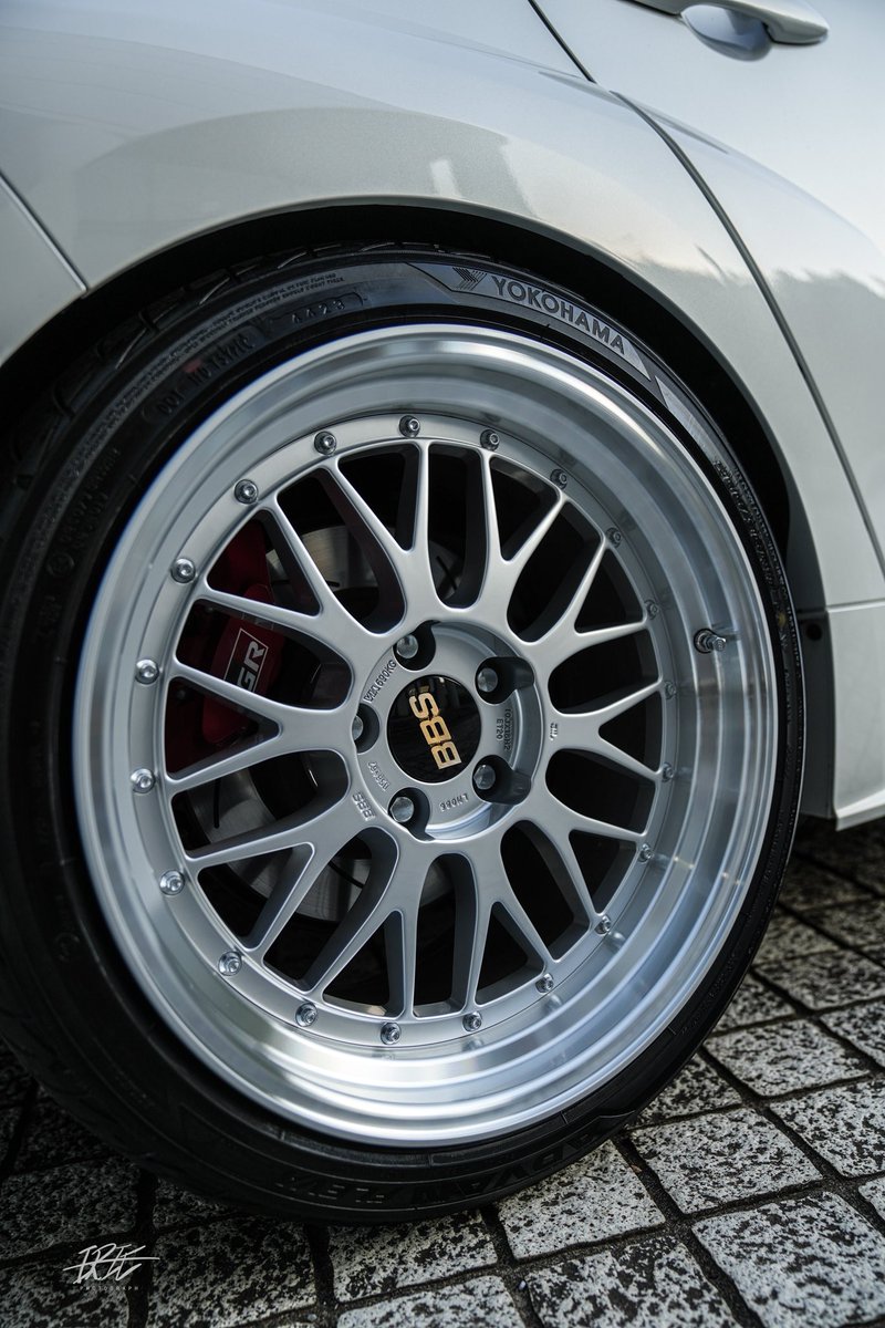 irie_3710's tweet photo. 𝙂𝙍 𝙘𝙤𝙧𝙤𝙡𝙡𝙖 𝙉𝙚𝙬 𝙠𝙞𝙘𝙠𝙨 🍂

BBS  LM  18inch  10j +20
advan  fleva    255/35/18

念願のBBS LMを。
サラッと履かせて上品な雰囲気に👌🏼
ダウンサスでこのサイズ履けるこの車凄い。 https://t.co/tJhoyfW2FJ