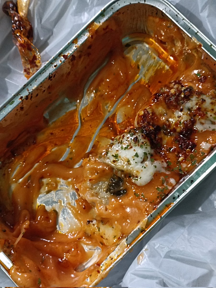 studywitheme's tweet image. Dimsum mentai ditengah-tengah kimia😋🫰🏻