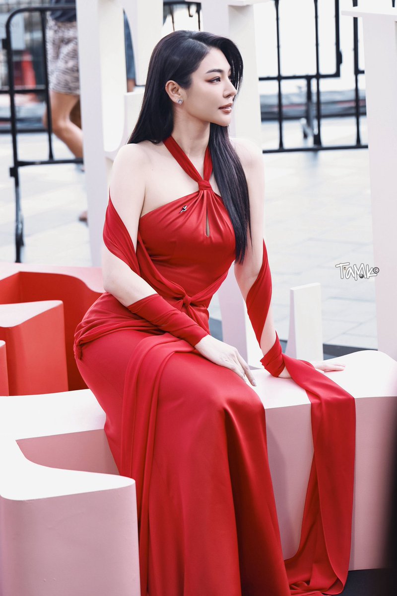 FamFayo_ArgOfc's tweet image. QUEEN...Goddess vibes....all...

FAYE ATTENDS SILHOUETTE EFW
#PerayainEFW2025
#FayePeraya
#ฝ้ายพีรญา