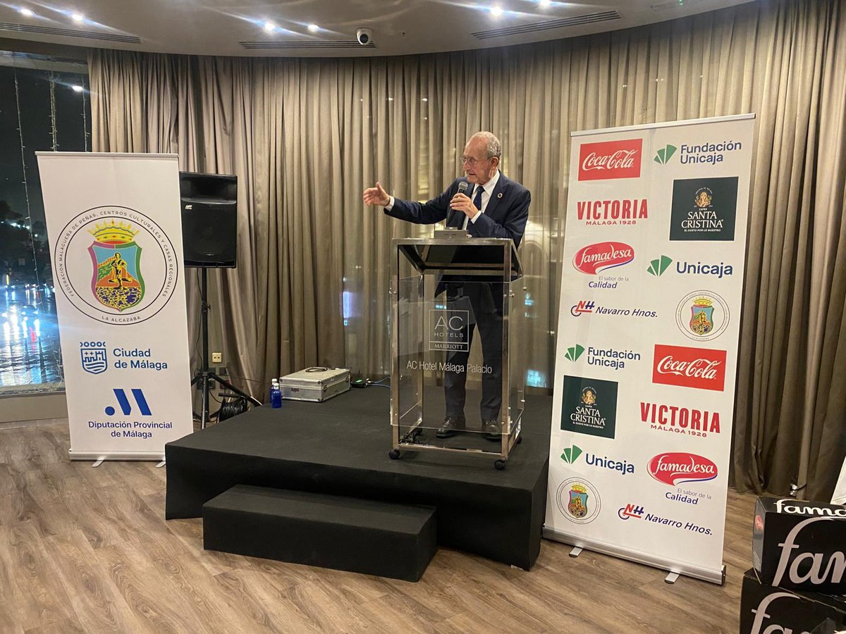 Emotiva velada la que vivimos anoche junto a la gran <a href="/Diana_Navarro/">Diana Navarro</a>, Premio Malagueño de Pura Cepa 2025, en el XLIV Aniversario de nuestra Federación Malagueña de Peñas.

Te lo contamos en esta crónica 👇
femape.com/diana-navarro-…