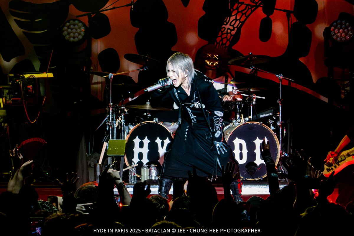 ChungHee_Jee's tweet photo. @HydeOfficial_ in Paris 2025 © #Jee - Chung Hee Photographer 📸 at @bataclan_ 
@AEGPresentsFR  #HYDE #HYDEINSIDE #HYDEINSIDELIVE2025WORLDTOUR #HYDEinParis #Bataclan https://t.co/ZZFUx7bcAW
