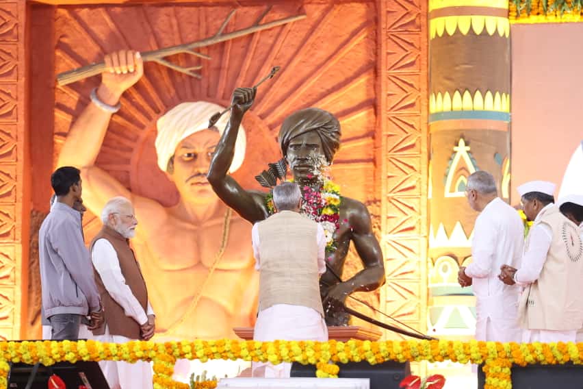 Bhupendrapbjp's tweet image. આદિવાસી જનનાયકને વંદન.
આદિવાસી અસ્મિતાને નમન. 

#JanJatiyaGauravDiwas 
#BhagwanBirsaMunda150