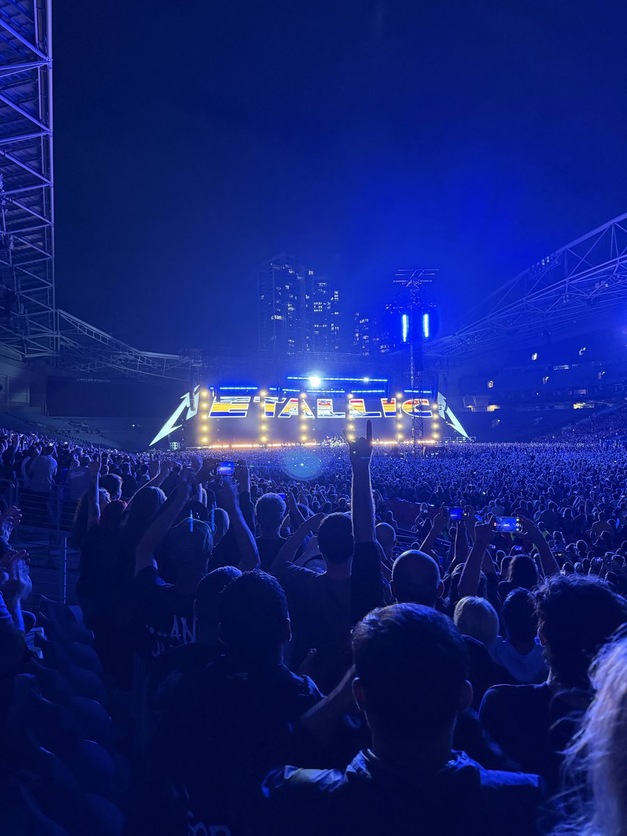 funkii's tweet image. Touch metal