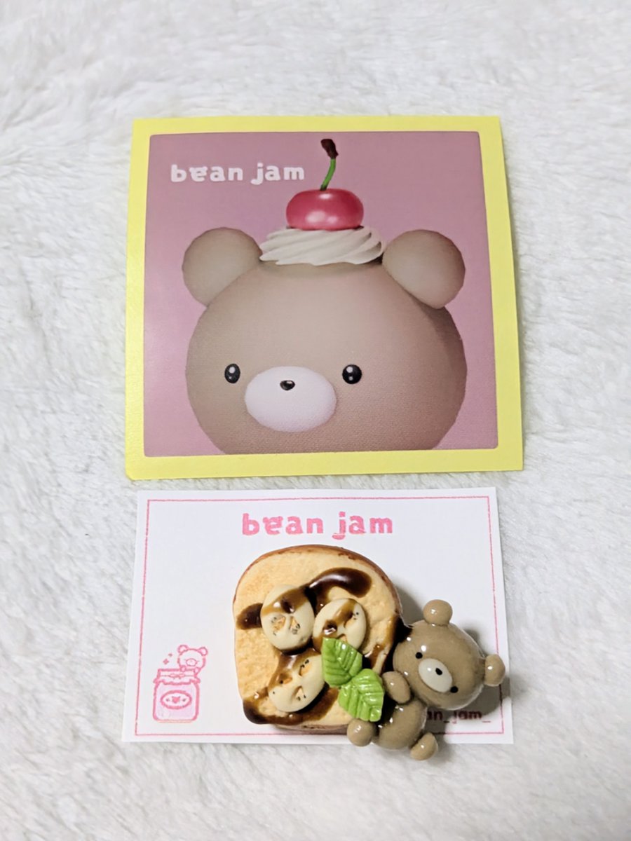 egoma0614's tweet photo. ①Project.C.K(#pck_ken_zaki)さんの画集とヌードルストッパー
②bean jam(#_bean_jam_)さんのブ���ーチとステッカー
③しなたむくりにっくさんのアクキー
#デザフェス62戦利品 https://t.co/X9TwftcOQw