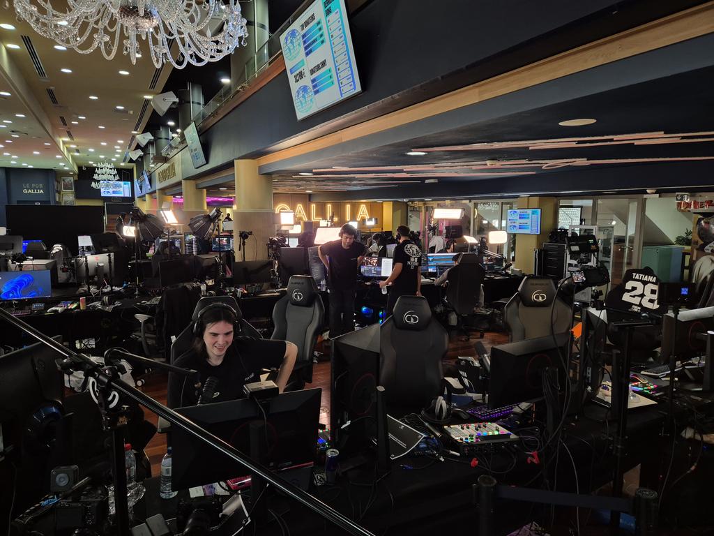 CID_ITgaming's tweet image. Nous sommes ravis d’accompagner le @SF4Humanity pour sa 2ᵉ édition 🎮✨

Nos missions :
✅ Installation des tables, sièges, PC, écrans et packs périphériques
- 32 PC
- 70 Ecrans
- 30 sièges
✅ Support technique tout le week-end pour les streamers
#StreamForHumanity #Gaming