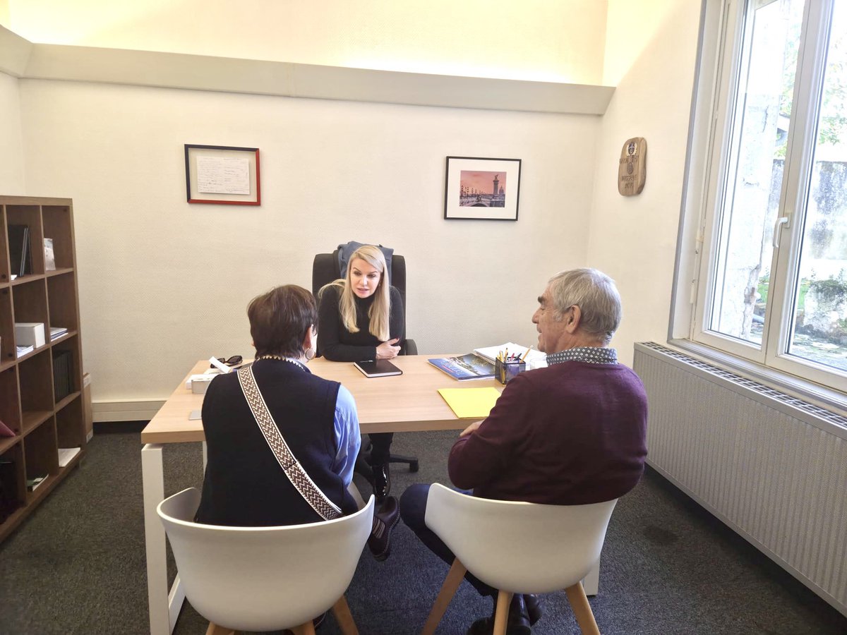 📚 Comme chaque semaine, je reçois les habitants de la #Circo4702 à ma permanence parlementaire de #Tonneins. Échanges, suivis de dossiers, situations personnelles : je reste pleinement mobilisée pour vous accompagner et défendre vos intérêts, à Paris comme en #LotEtGaronne.