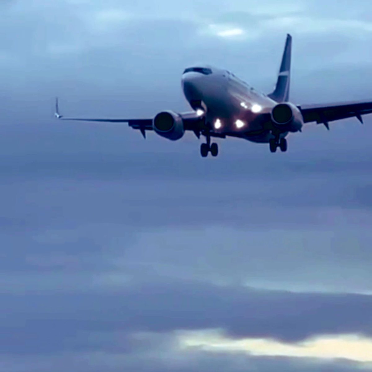 اغلب هل المزح واللي ضحكهم واجد 
يخفون بالصدر من ،، جور الزمن عبره .