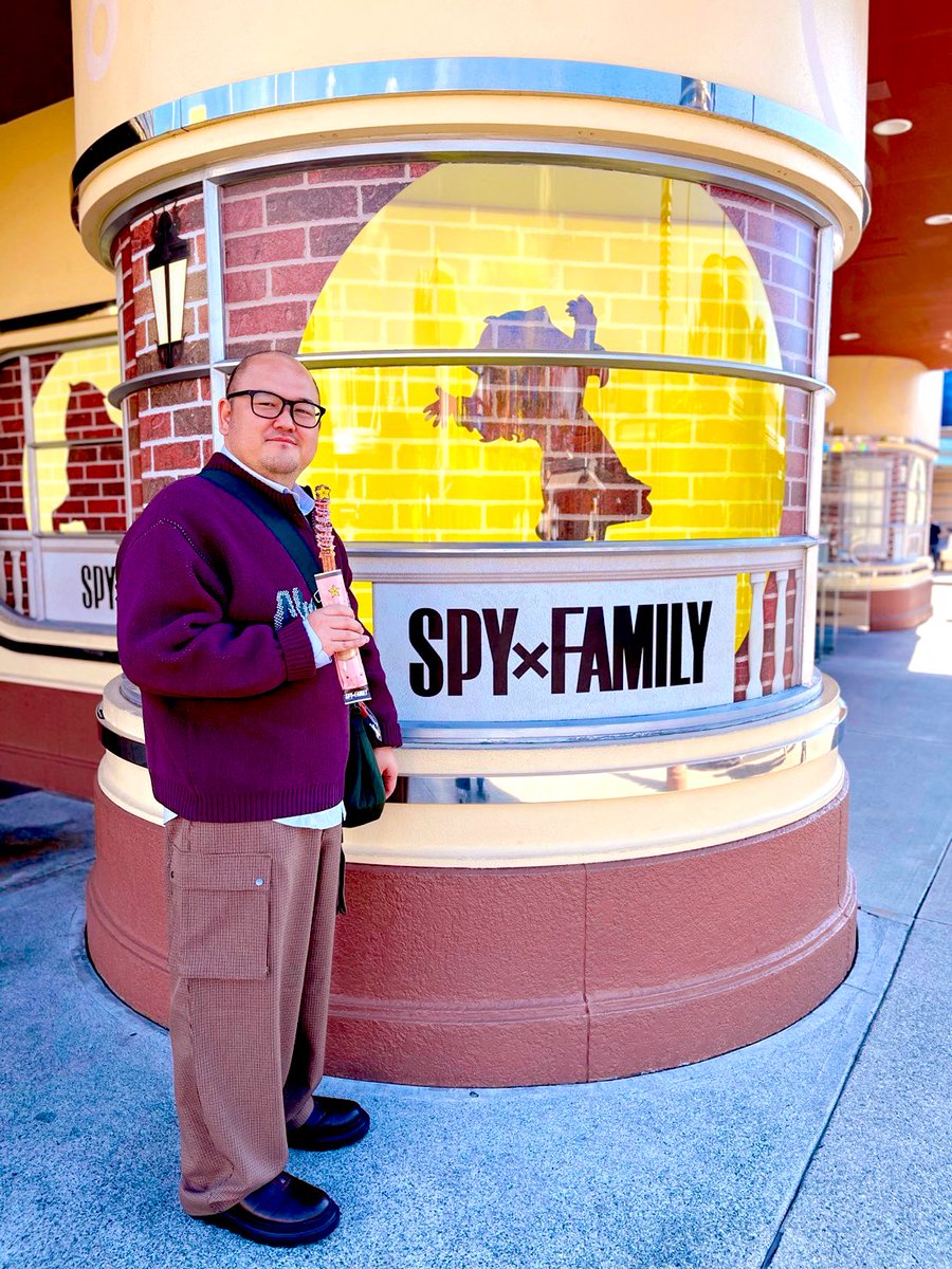 secondbaseman12's tweet image. スレハン安藤くんが練習で忙しいとのことで、チケットをいただいてユニバへ行きました。
朝一ドンキーをきめて、スパイファミリーXRライドから、チュリトス、ホットドッグ、ターキーレッグなど好き放題させていただきました。