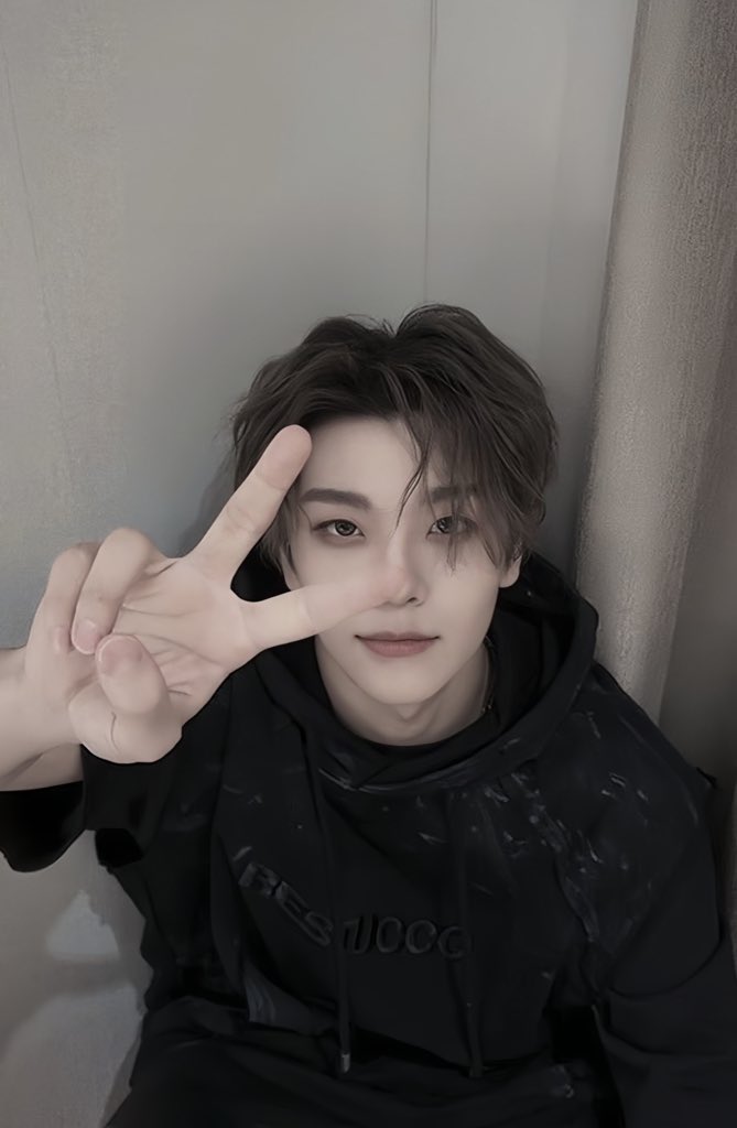 i43xw's tweet photo. hi im looking for interactive #ALD1 moots to interact ࣪𓏲ּ ᥫ᭡ ₊ ⊹ ˑ ִ ֶ 𓂃 .ᐟ

★ mea 05 
★ he xinlong ult , #ALPHADRIVE1 #ALLYZ 
★ pre-show stan, #BOYSPLANET2 
★ ot8 stans only 
★ tbz p1h izna haidilaoz lovers 

♡ / ↻  to spread and be moots ! https://t.co/U9TnRwchWX