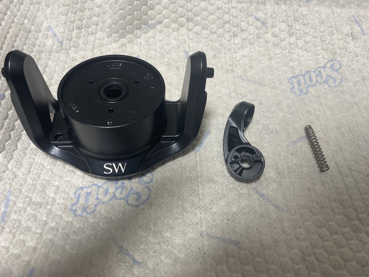先日注文したリールの部品が届いたから早速組み換える👻🎣🛠😫