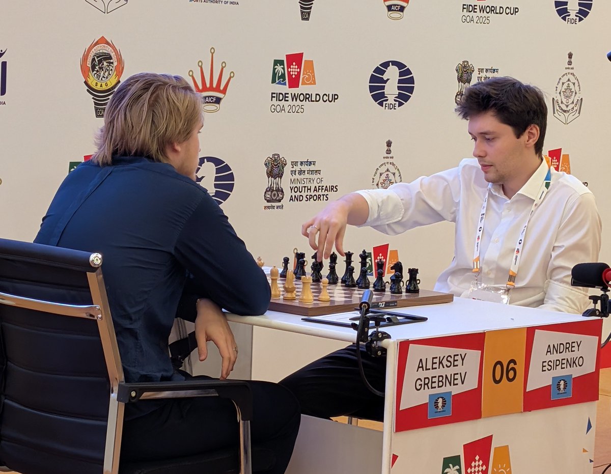 ChessbaseIndia's tweet image. FIDE World Cup Round 5.2: Two contrasting calm draws

Daniil Dubov and Aleksey Grebnev played two contrasting calm draws against Sam Shankland🇺🇸 and Andrey Esipenko

They all will play tie-break games tomorrow.

📷Shahid Ahmed

#Chess #ChessBaseIndia #FIDEWorldCup  #Draw…