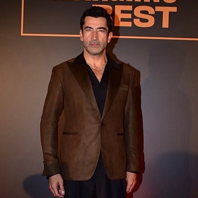 bosunatiklama's tweet photo. Botoks yaptırdığı iddia edilen Kenan İmirzalıoğlu:

"Maşallah diyeceklerine botokslu diyorlar." https://t.co/InsD6xu7Fq
