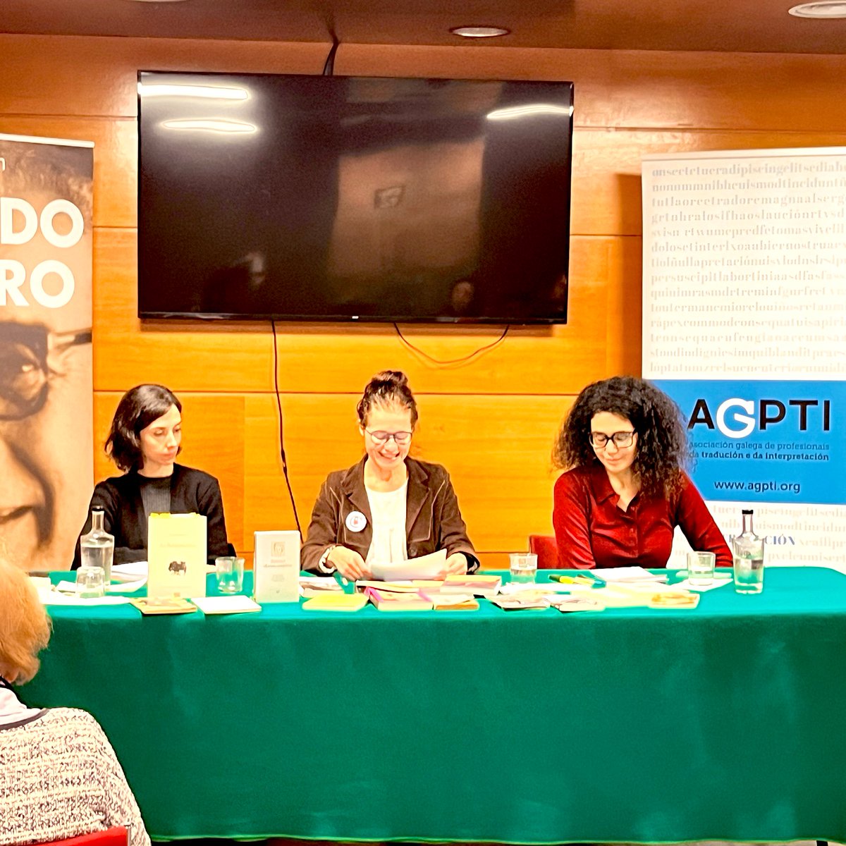 Imos co faladoiro do I Seminario de tradución Plácido Castro