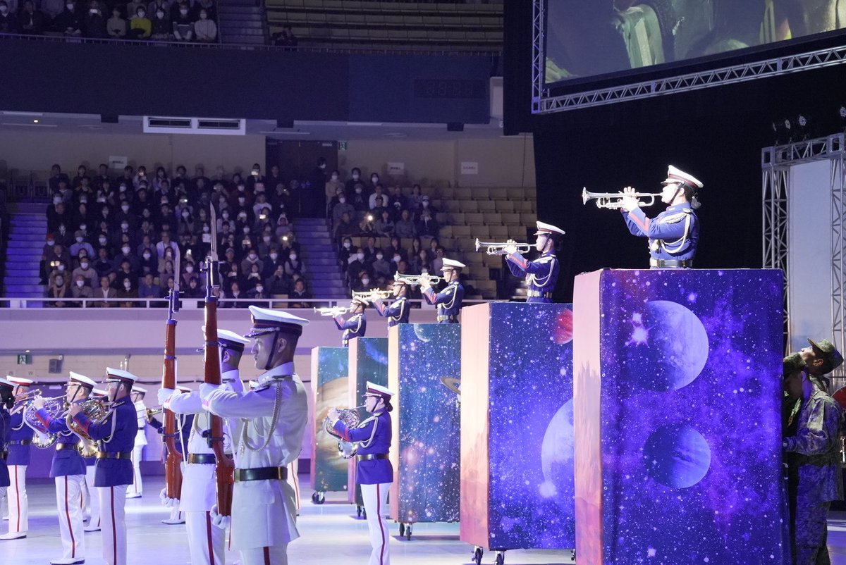 JGSDF_CBAND's tweet photo. 令和７年度自衛隊音楽まつり全６公演終了‼️
今年の中央音楽隊は第３０２保安警務中隊とともにホルスト作曲の「火星、金星、木星」を壮大な演出でお届け！🪐✨
フィナーレでは隊長の指揮で全出演団体が一体となって熱い武道館のステージを作り上げました🔥✨
多数のご来場ありがとうございました♪♪ https://t.co/CLn4DZ6v99