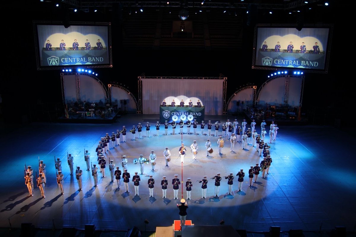 JGSDF_CBAND's tweet photo. 令和７年度自衛隊音楽まつり全６公演終了‼️
今年の中央音楽隊は第３０２保安警務中隊とともにホルスト作曲の「火星、金星、木星」を壮大な演出でお届け！🪐✨
フィナーレでは隊長の指揮で全出演団体が一体となって熱い武道館のステージを作り上げました🔥✨
多数のご来場ありがとうございました♪♪ https://t.co/CLn4DZ6v99