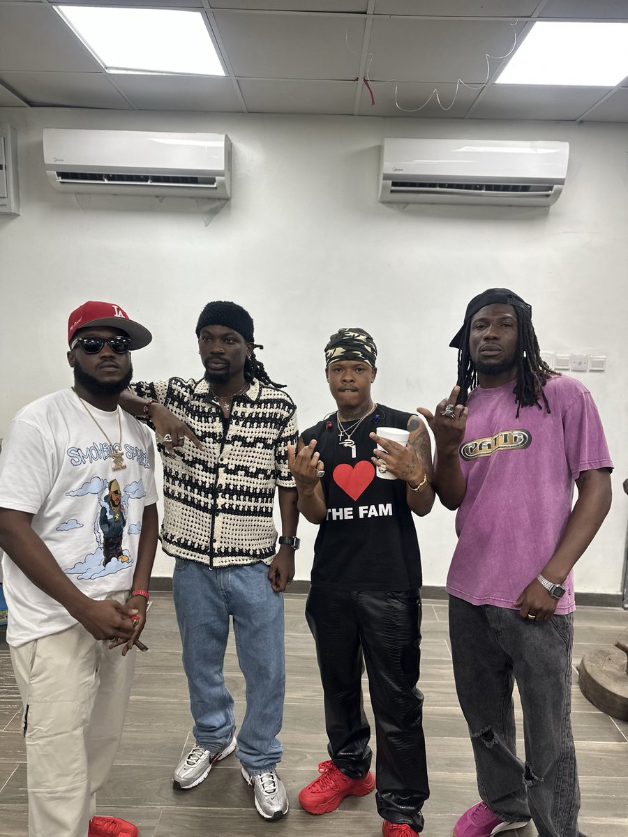 Fatboy__E's tweet image. GANG OUTSIDE FOR @Nasty_CSA IVYSON TOUR 📈