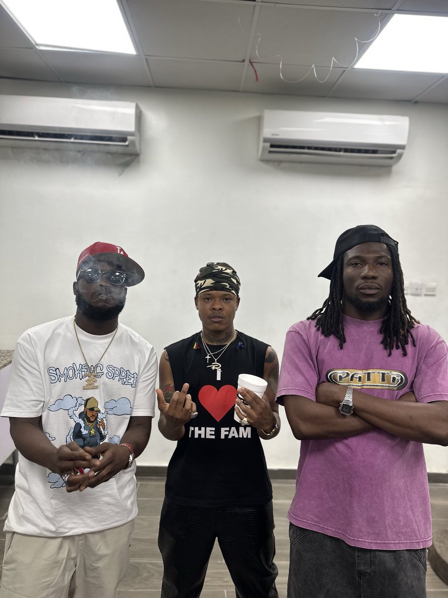 Fatboy__E's tweet image. GANG OUTSIDE FOR @Nasty_CSA IVYSON TOUR 📈