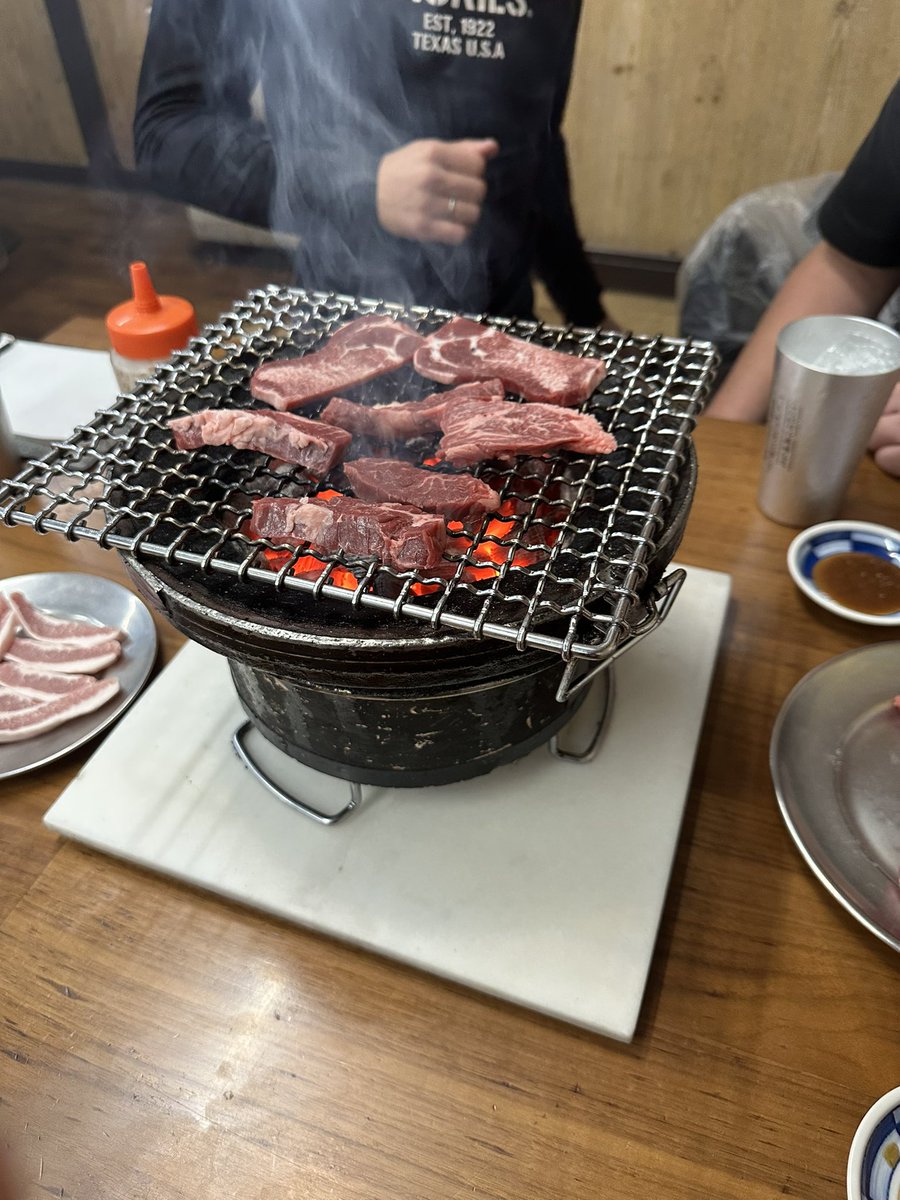 dpsuki's tweet image. この時間からの焼肉は罪ですね！