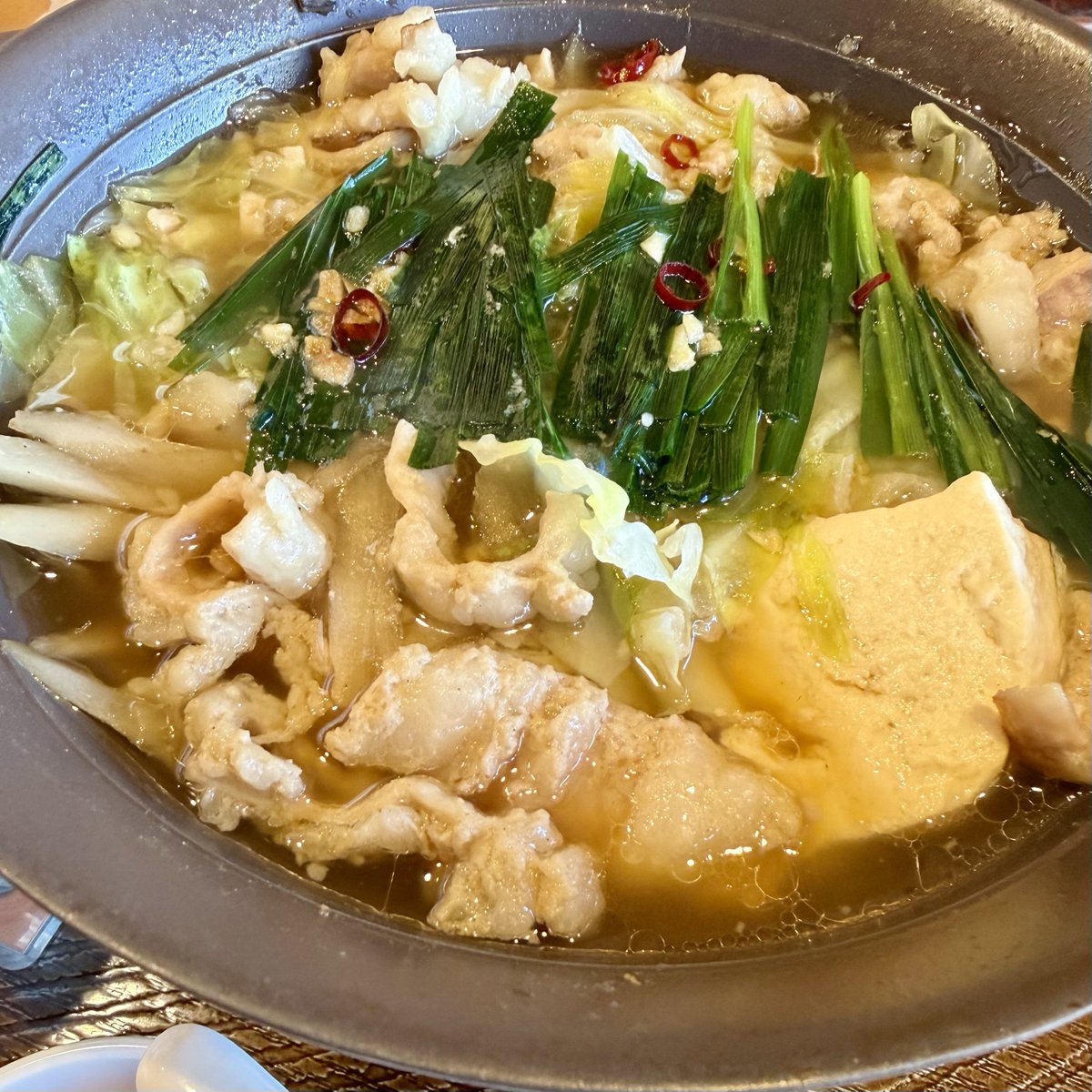 RyoQQQ's tweet photo. ガストのもつ鍋

なんでご飯付きにした？おれ
麺やろそこは https://t.co/q8R2X6GDnc