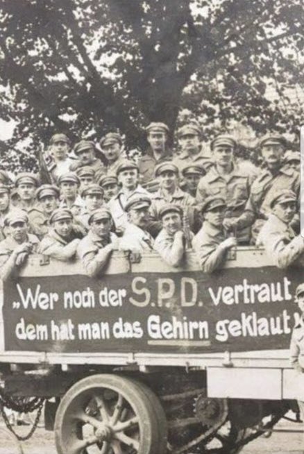 PaulKer48499715's tweet image. Die #spd ist seit ihrer Gründung noch nie dadurch aufgefallen, dass sie irgendwelche Probleme in Deutschland gelöst hat! 

#klingbeil