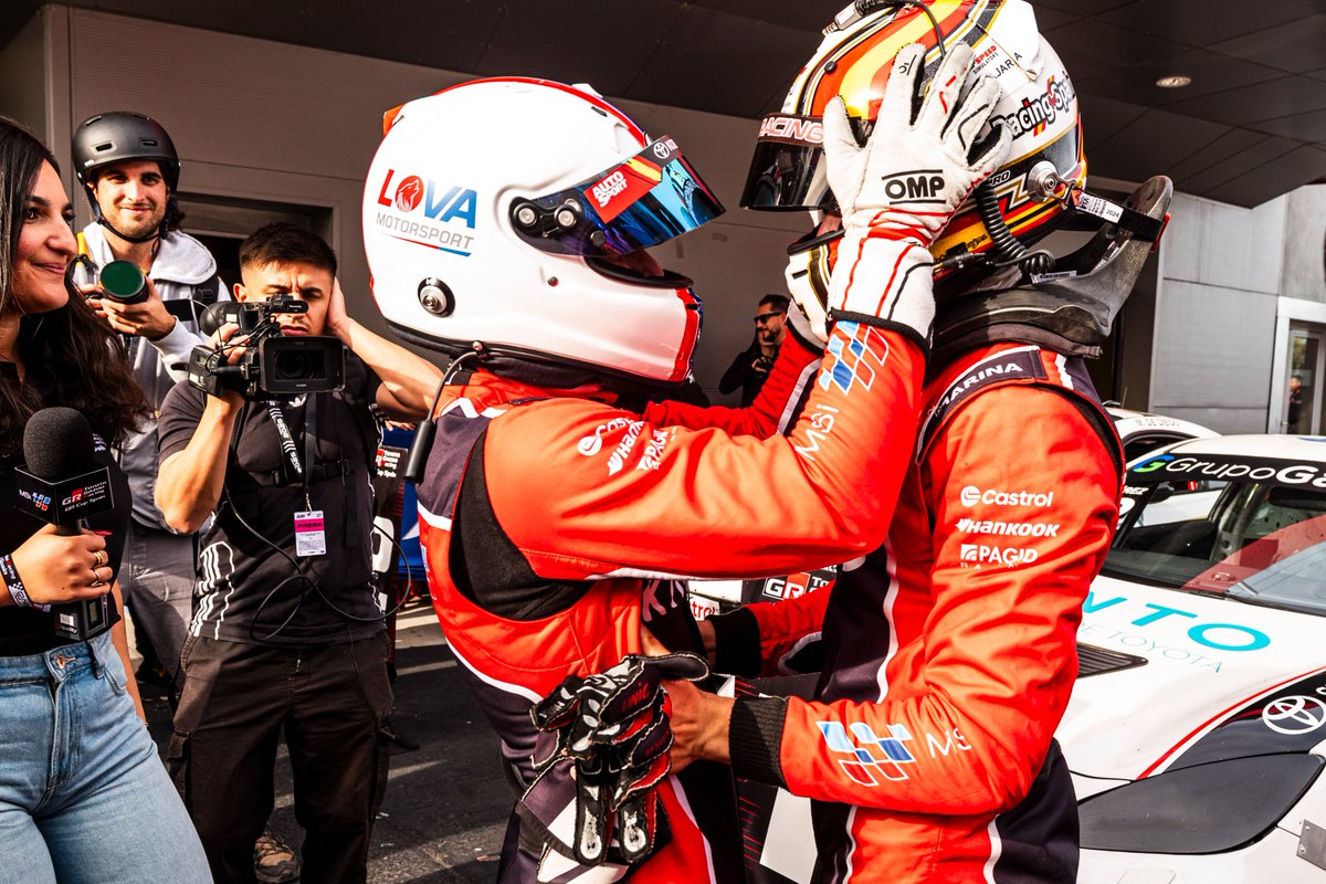 TGR_Spain's tweet image. ¡Vaya Carrera 1 la que hemos vivido este sábado en el @Circuitcat_es! 

🙌 Difícil contener la emoción tras esta primera jornada de competición, pero todavía nos queda un día más antes de cerrar el capítulo de la #GRCupSpain 2025 🏆.

#ToyotaGAZOORacing #MSISpain