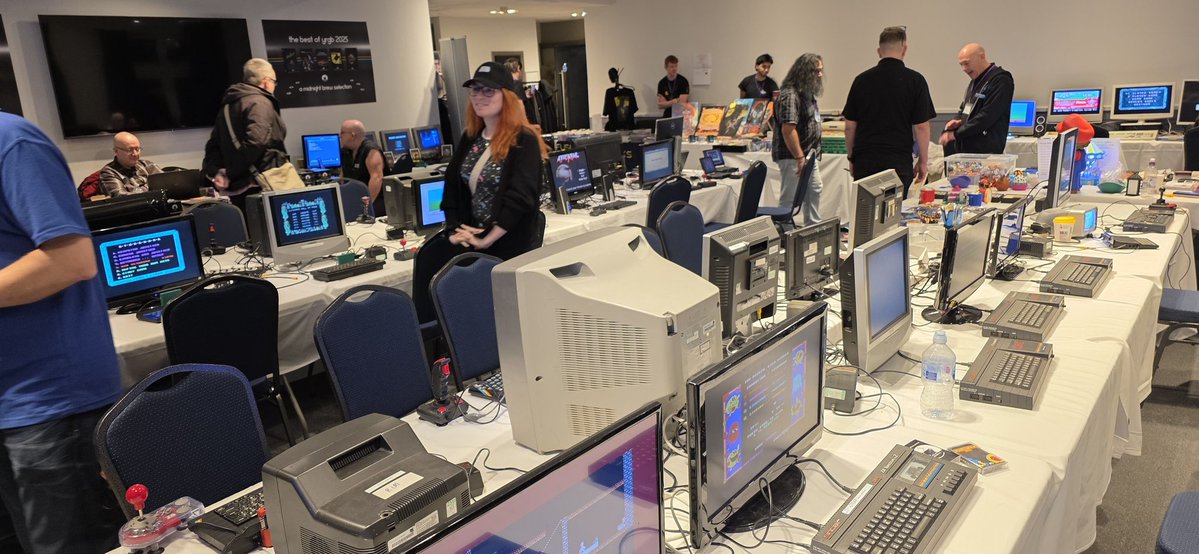 CommodoreLad's tweet image. Behind enemy lines at Crash... Nasty machine, but, lovely people....
#keepitcommodore