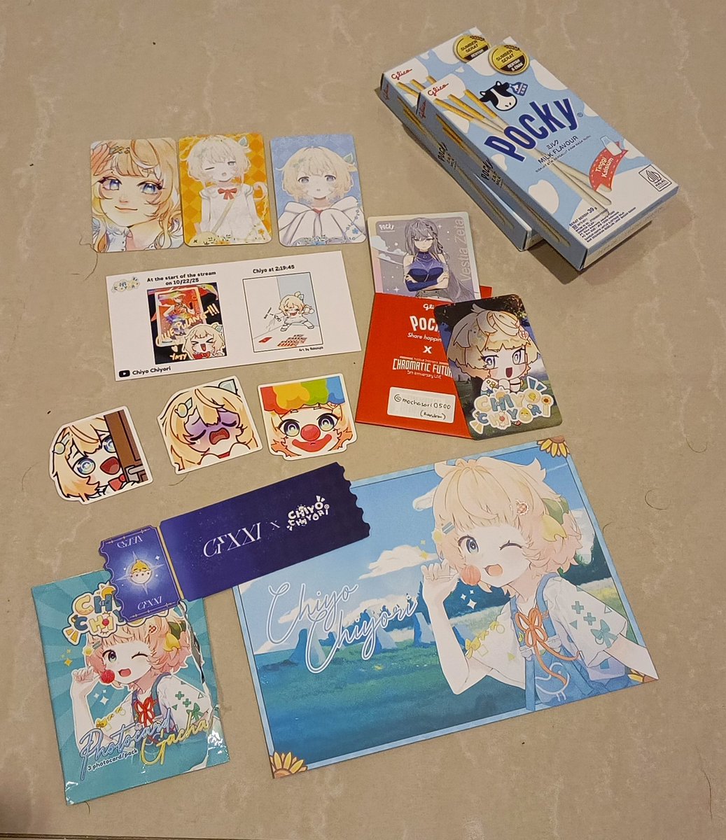 Otsu CF day 1. Spesial thanks <a href="/chiyochiyori_/">Chiyo Chiyori | 千代千依 🐥</a> banyak banget freebiesnya. Ini ada yg ketinggalan 2 biji stiker sama pin. Aslii tidak menyangka sebanyak ini