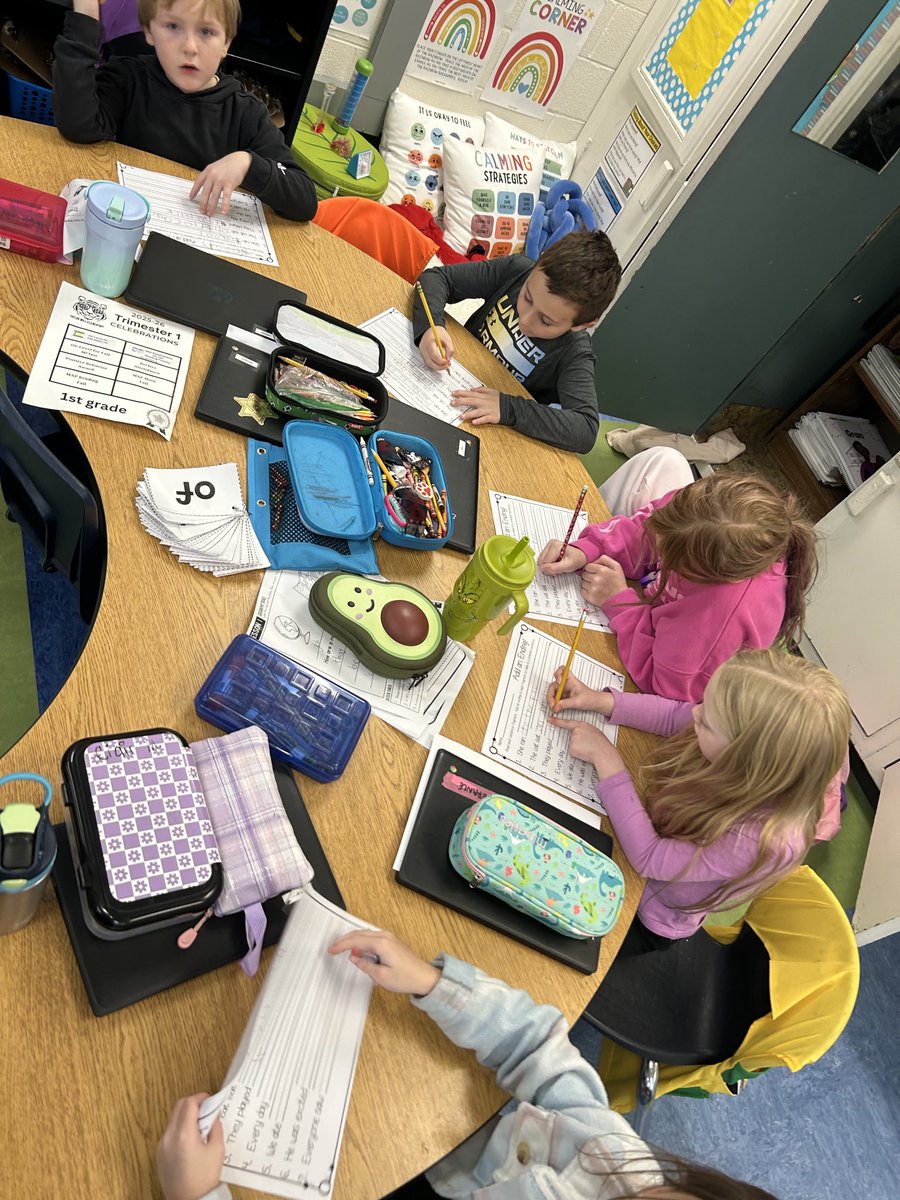 ⁦<a href="/MrsClementsTM/">Allie Clements</a> kiddos⁩ rocking out some writing centers with ⁦<a href="/TheWritingRevol/">The Writing Revolution</a>⁩ aligned activities. #kcsdropedintoreading #TMGenius #bramlagebrainiacs