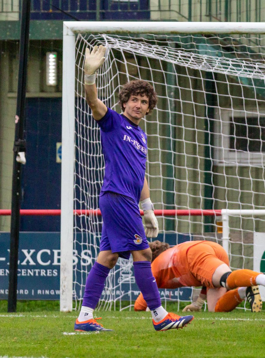 76' | Millbrook Penalty....

Casey saves it!!!

⚪️ 0-1 🔴