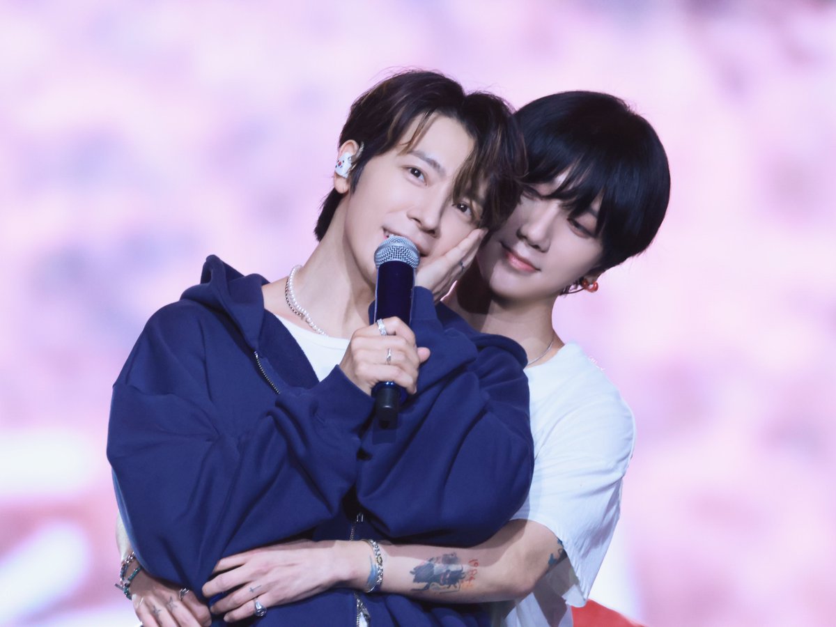 iohcc채채 tweet media