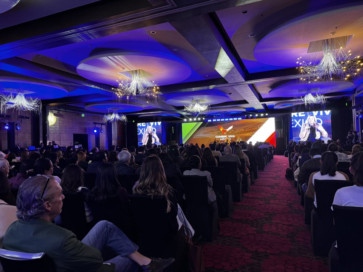 ¡Familia! Hoy marcamos un antes y un después en la batalla cultural para poner el foco en la madre de todas las batallas, la batalla espiritual. 

Gracias a todos los que nos acompañan en la primera edición de la <a href="/CumbreVivaMX/">Cumbre Viva México</a>. ¡Juntos somos más fuertes! ¡Viva México! ¡Viva