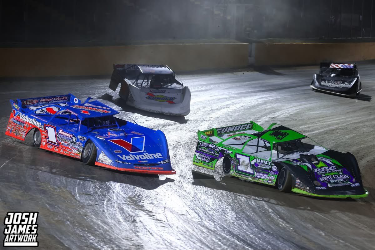 𝗜𝘁’𝘀 𝗥𝗮𝗰𝗲 𝗗𝗮𝘆, 𝗥𝗼𝗰𝗸𝗲𝘁𝟭 𝗙𝗮𝗻𝘀! 

The final FloRacing Night in America is upon us at Senoia Raceway! <a href="/bsheppb5/">Brandon Sheppard</a> wheeled the <a href="/Valvoline/">Valvoline Global Operations</a> Rocket1 car back up to 11th place 🚀 after suffering a flat tire on lap 15, and tonight we’ll look to finish the weekend out