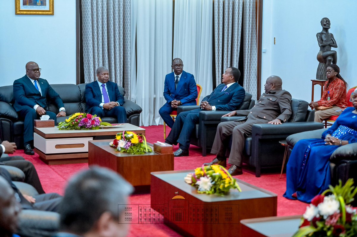 À son arrivée au Palais du Peuple pour le 9ᵉ Sommet des Chefs d’État et de Gouvernement de la <a href="/_ICGLR_/">International Conference on the Great Lakes Region</a> #CIRGL, le Chef de l’État #Burundi-ais, SE <a href="/GeneralNeva/">SE Evariste Ndayishimiye</a>, a été chaleureusement accueilli par son homologue et hôte, SE Félix Antoine Tshisekedi Tshilombo, Président de la #RDC.