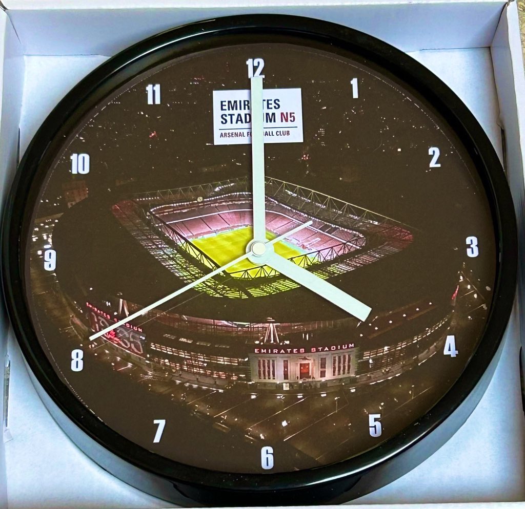 The_N5_Show's tweet image. 🔴✨ The N5 Show premieres this Tuesday at 17:30.

Smuggs &amp;amp; Jim bring a new, authentic voice to Arsenal conversation — straight from the heart of N5.

To celebrate our first episode, we’re giving away an exclusive N5 Clock. ⏰🔴

To enter: simply just repost this post. 🤝