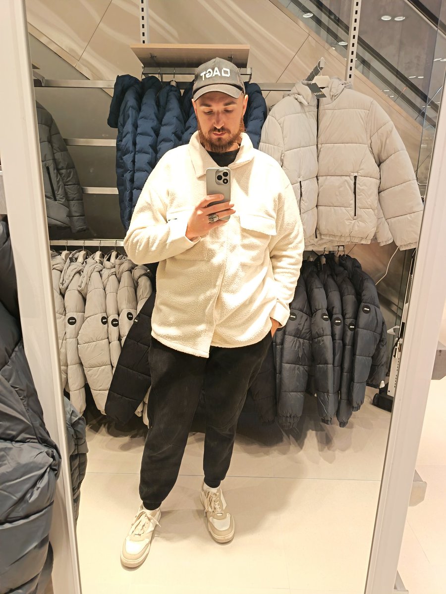 Прикупила мне жена белую штуку, пиздатая, я доволен