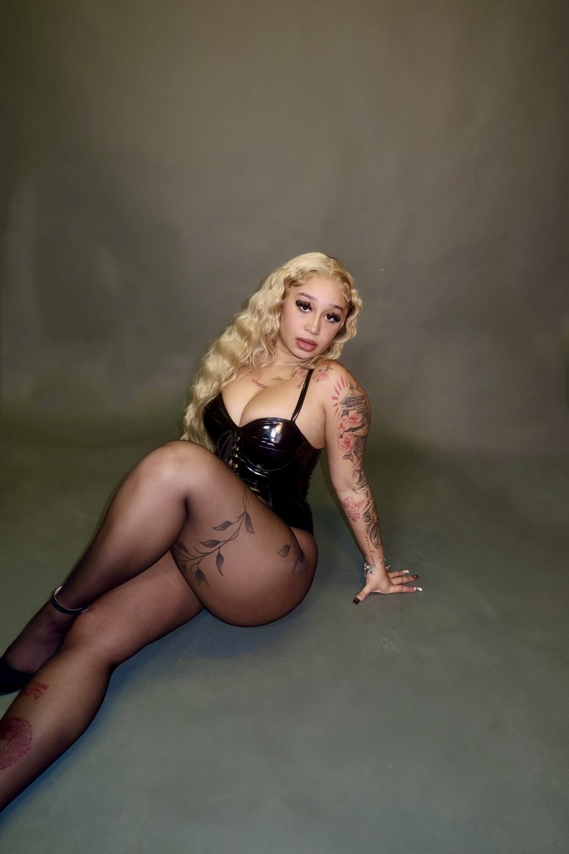 ItsbigRaii's tweet photo. Let me be your dominatrix ⭐️ https://t.co/1ttitVRIEs