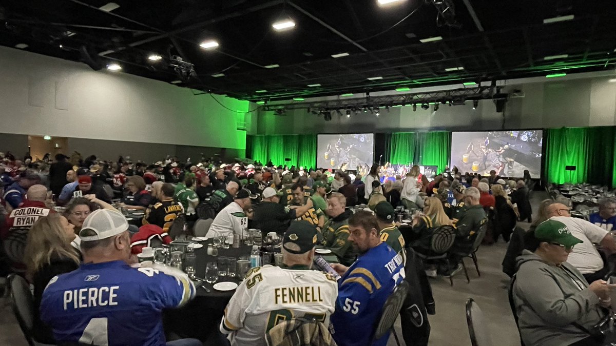 dponticelliTV's tweet image. The Spirit of Edmonton Breakfast is always a highlight of #GreyCup 

Fans from every team come together to celebrate the league and the cup. Good times, better people ✨